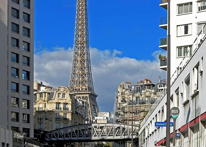 Charming Eiffel Tower Beaugrenelle *