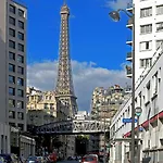 Charming Eiffel Tower Beaugrenelle *